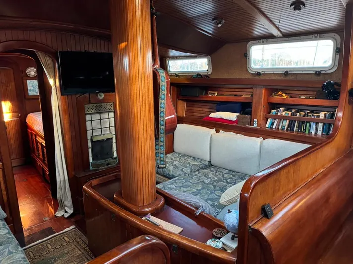 Pacific High Yacht Photos Pics 