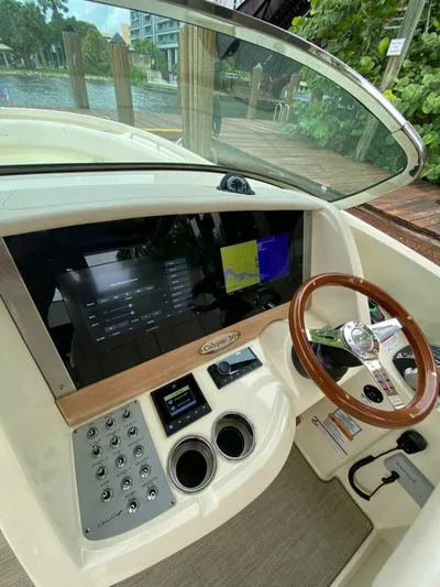  Yacht Photos Pics 2021 Chris-craft Calypso 30 - Image 5