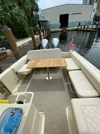  Yacht Photos Pics 2021 Chris-craft Calypso 30 - Image 3
