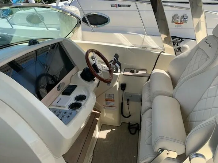  Yacht Photos Pics 2021 Chris-craft Calypso 30 - Image 2