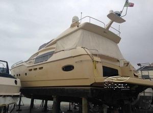2009 Ferretti Yachts Altura 690
