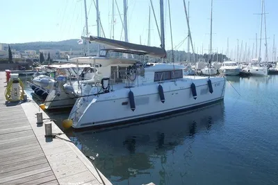 Lagoon 421