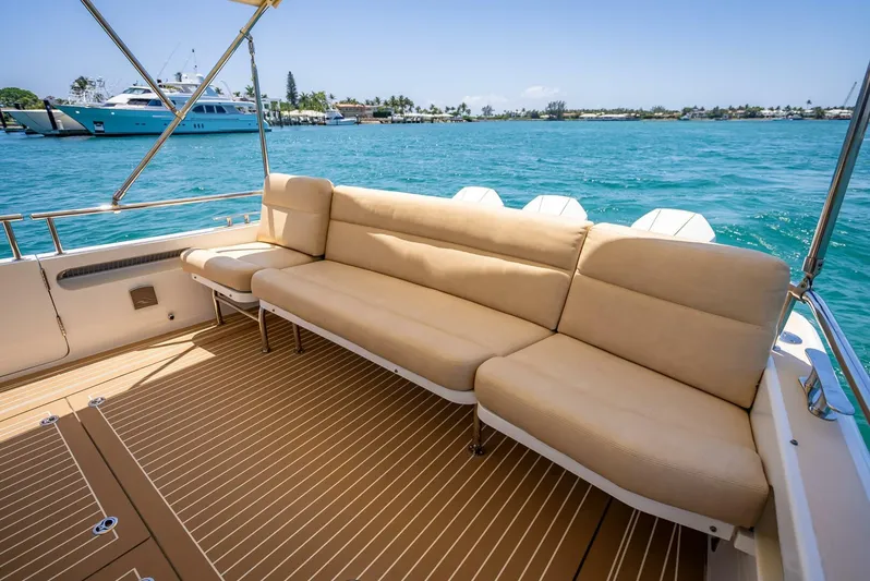 Our Trade Yacht Photos Pics 2021 Mjm 43z - Image 29