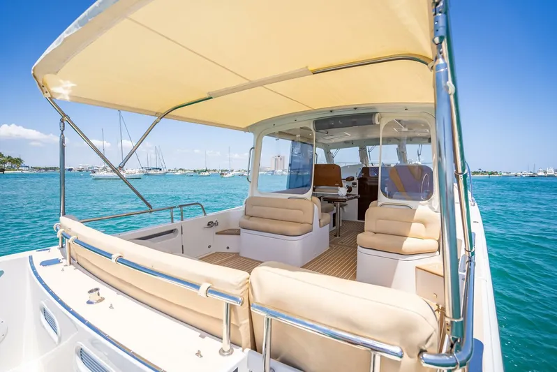 Our Trade Yacht Photos Pics 2021 Mjm 43z - Image 33