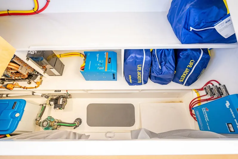 Our Trade Yacht Photos Pics 2021 Mjm 43z - Image 27