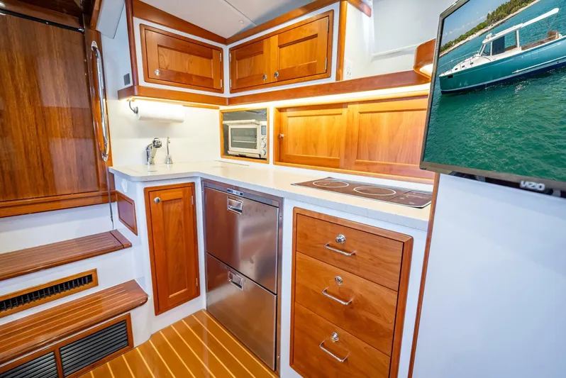 Our Trade Yacht Photos Pics 2021 Mjm 43z - Image 22