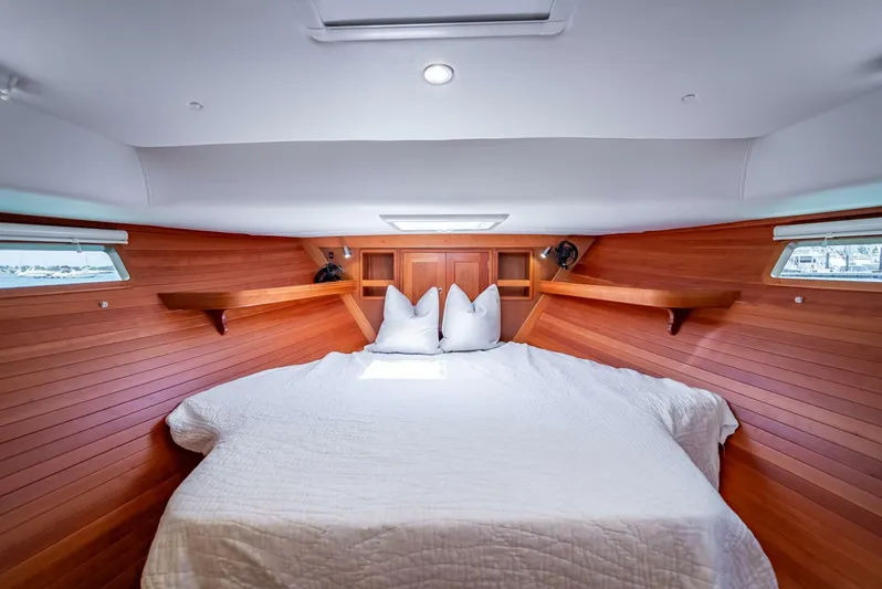 Our Trade Yacht Photos Pics 2021 Mjm 43z - Image 17