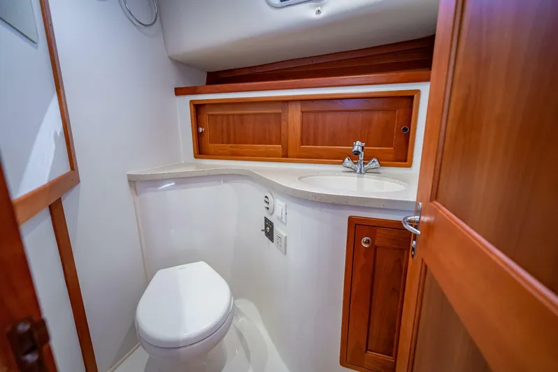 Our Trade Yacht Photos Pics 2021 Mjm 43z - Image 21