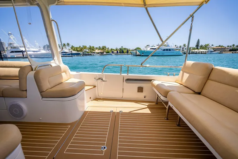 Our Trade Yacht Photos Pics 2021 Mjm 43z - Image 31