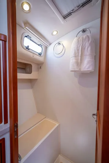 Our Trade Yacht Photos Pics 2021 Mjm 43z - Image 10