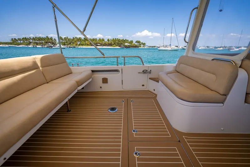 Our Trade Yacht Photos Pics 2021 Mjm 43z - Image 30