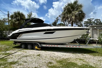 Cruisers Yachts 338 Sport Series