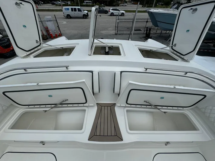 51827 24 40dc Wcn In Laud Yacht Photos Pics 