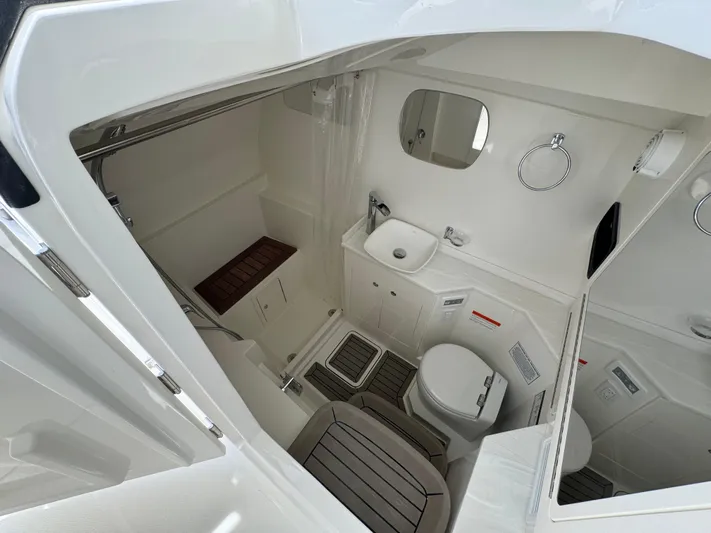 51827 24 40dc Wcn In Laud Yacht Photos Pics 