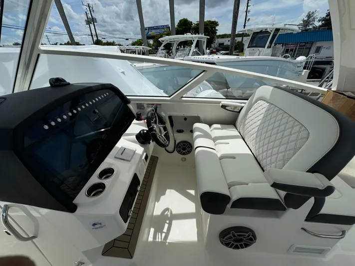 51827 24 40dc Wcn In Laud Yacht Photos Pics 