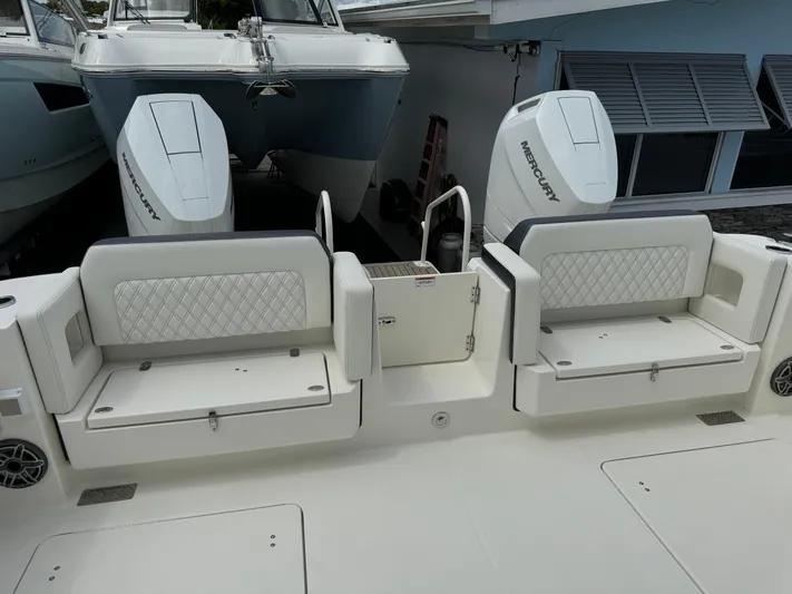 51827 24 40dc Wcn In Laud Yacht Photos Pics 