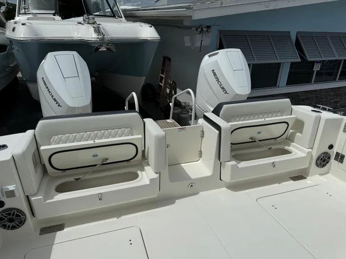 51827 24 40dc Wcn In Laud Yacht Photos Pics 