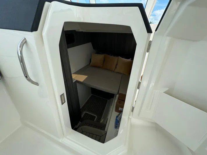 51827 24 40dc Wcn In Laud Yacht Photos Pics 