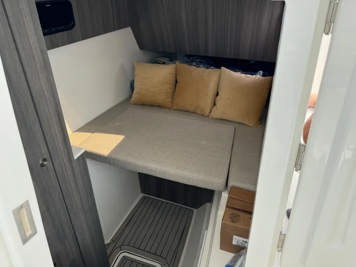 51827 24 40dc Wcn In Laud Yacht Photos Pics 