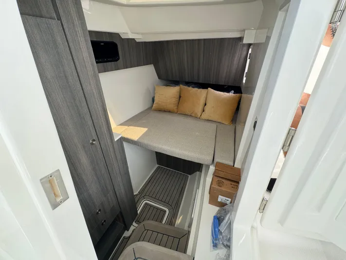 51827 24 40dc Wcn In Laud Yacht Photos Pics 