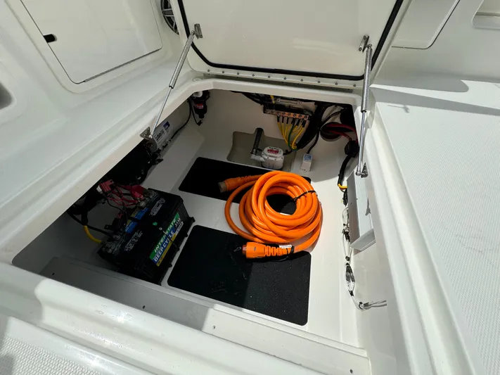 51827 24 40dc Wcn In Laud Yacht Photos Pics 