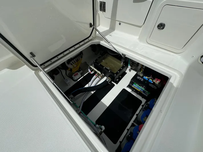 51827 24 40dc Wcn In Laud Yacht Photos Pics 