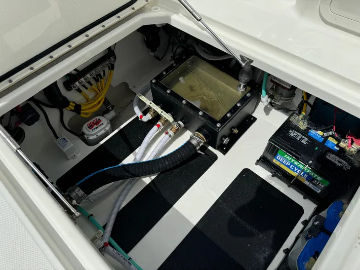 51827 24 40dc Wcn In Laud Yacht Photos Pics 