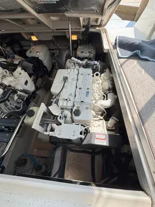 Almas Del Mar Yacht Photos Pics Port Side Engine