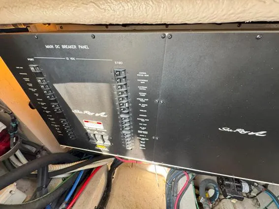 Almas Del Mar Yacht Photos Pics Main DC Panel