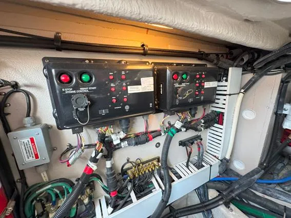 Almas Del Mar Yacht Photos Pics Engine Control Panel