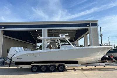 Everglades 375 CC
