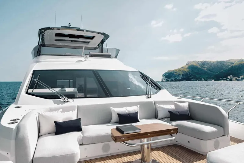  Yacht Photos Pics AZIMUT FLY 78 - 2024