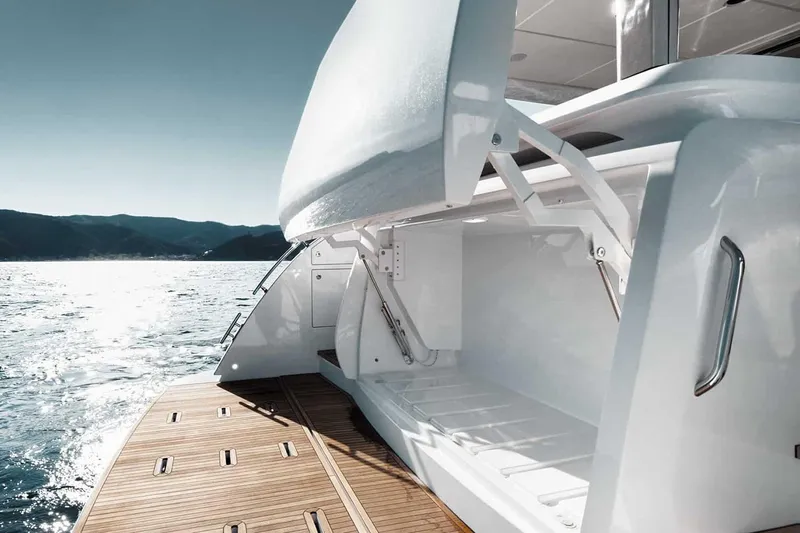  Yacht Photos Pics AZIMUT FLY 78 - 2024