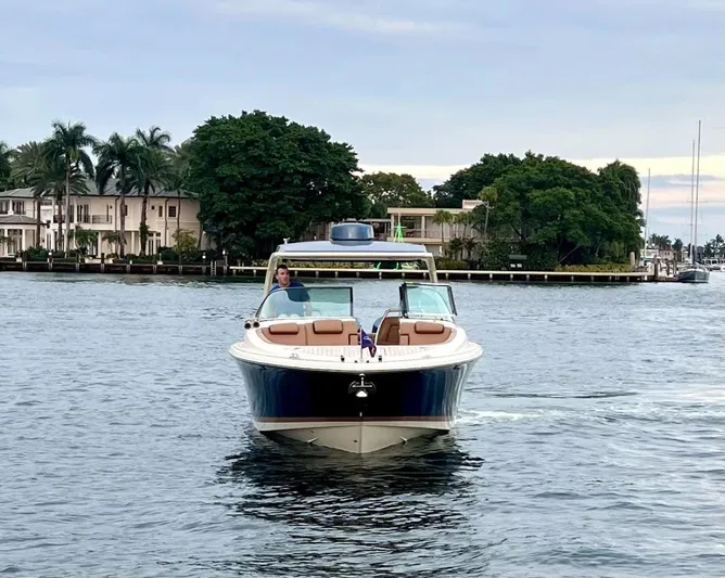  Yacht Photos Pics 2022 Chris-craft Launch 35 Gt - Image 7