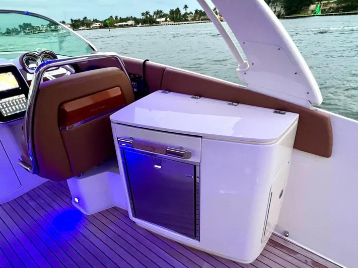  Yacht Photos Pics 2022 Chris-craft Launch 35 Gt - Image 23