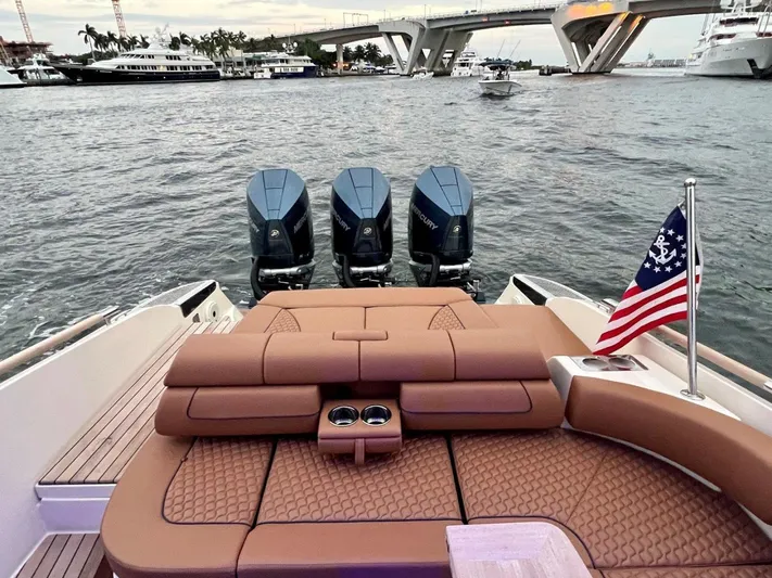  Yacht Photos Pics 2022 Chris-craft Launch 35 Gt - Image 33