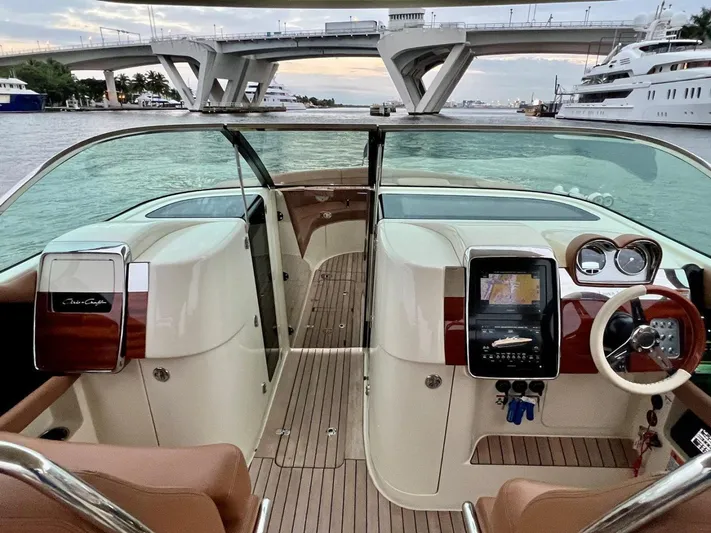  Yacht Photos Pics 2022 Chris-craft Launch 35 Gt - Image 19