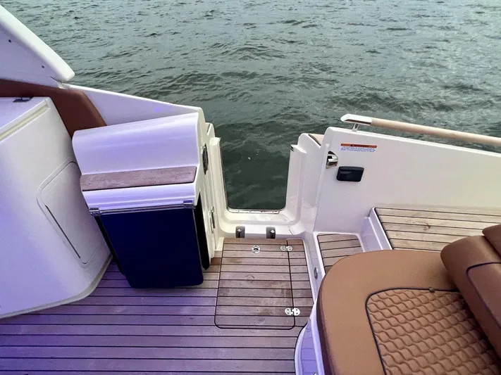  Yacht Photos Pics 2022 Chris-craft Launch 35 Gt - Image 30