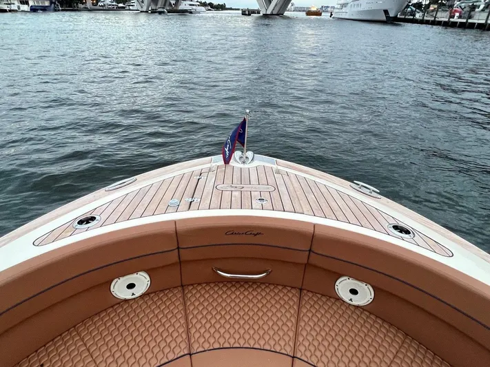  Yacht Photos Pics 2022 Chris-craft Launch 35 Gt - Image 9