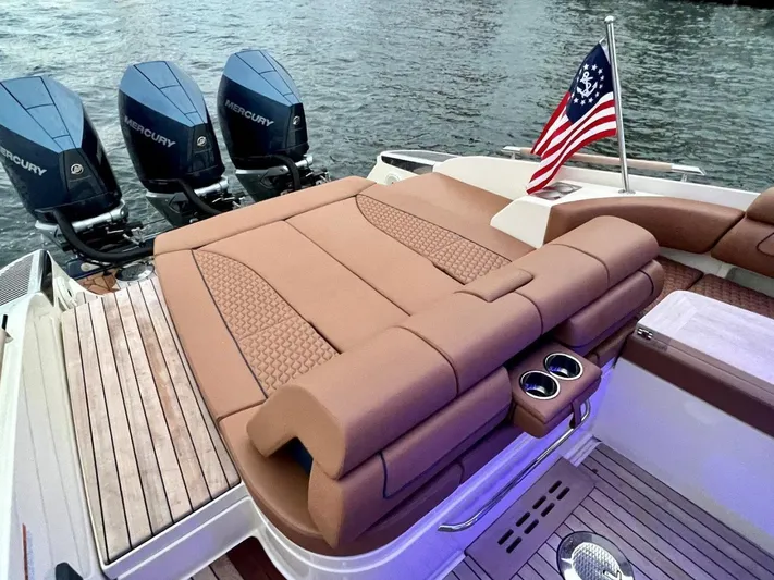  Yacht Photos Pics 2022 Chris-craft Launch 35 Gt - Image 34