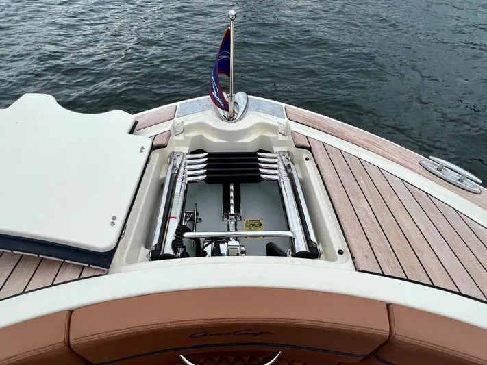  Yacht Photos Pics 2022 Chris-craft Launch 35 Gt - Image 10