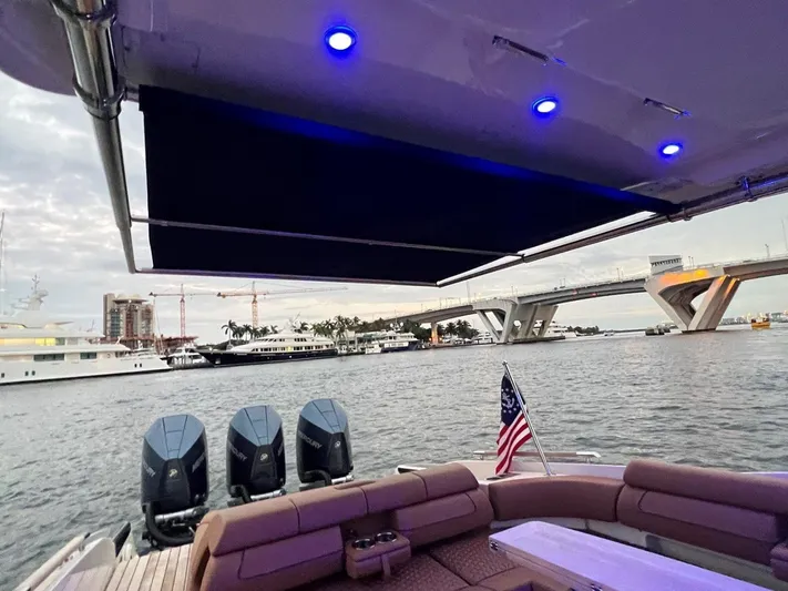  Yacht Photos Pics 2022 Chris-craft Launch 35 Gt - Image 32