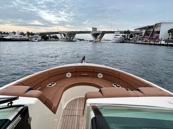  Yacht Photos Pics 2022 Chris-craft Launch 35 Gt - Image 11