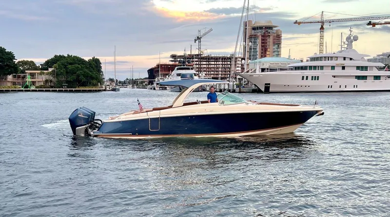  Yacht Photos Pics 2022 Chris-craft Launch 35 Gt - Image 1
