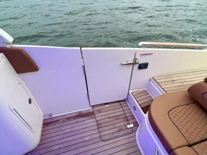  Yacht Photos Pics 2022 Chris-craft Launch 35 Gt - Image 29