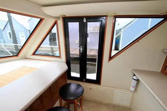 Smitten Yacht Photos Pics 