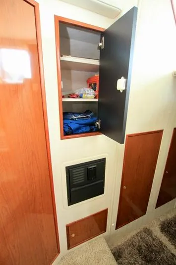 Smitten Yacht Photos Pics 