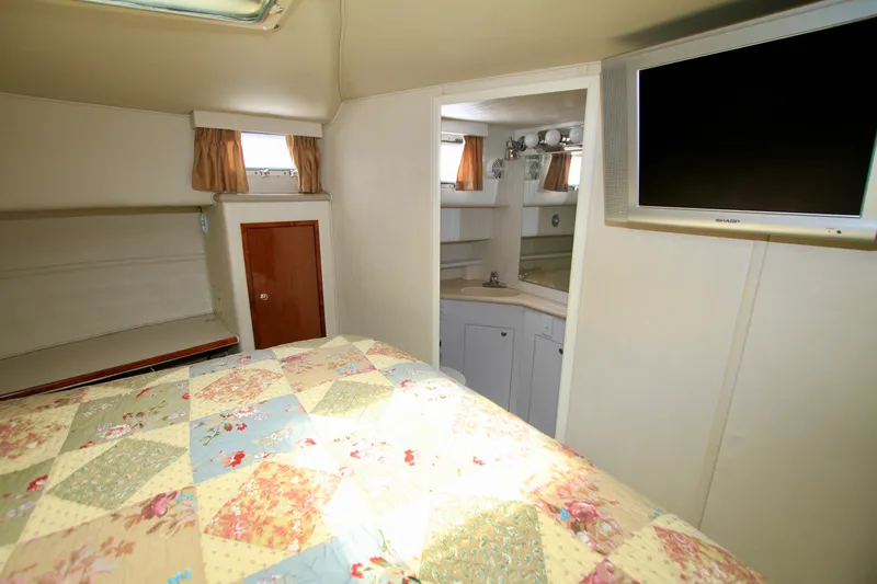 Smitten Yacht Photos Pics 