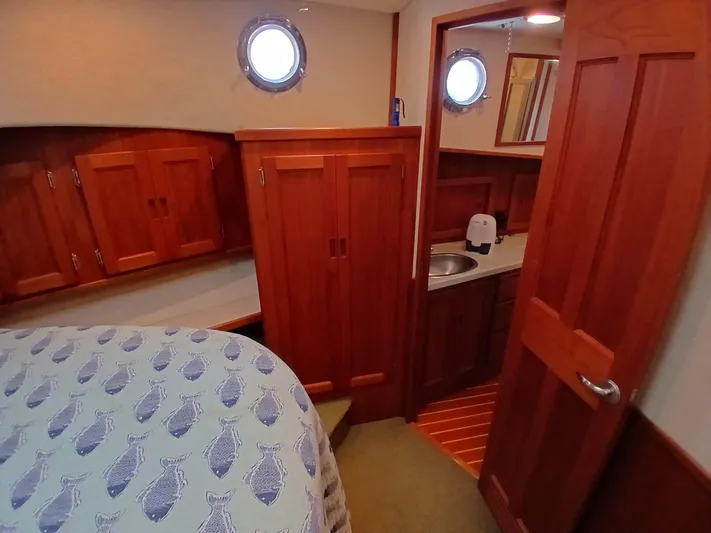 Hummingbird Yacht Photos Pics 