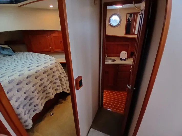 Hummingbird Yacht Photos Pics 